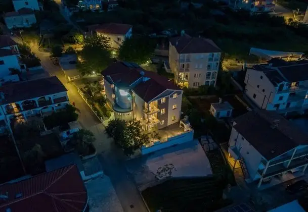 Apartment Rafaela 220m From the Beach - Dış Mekan