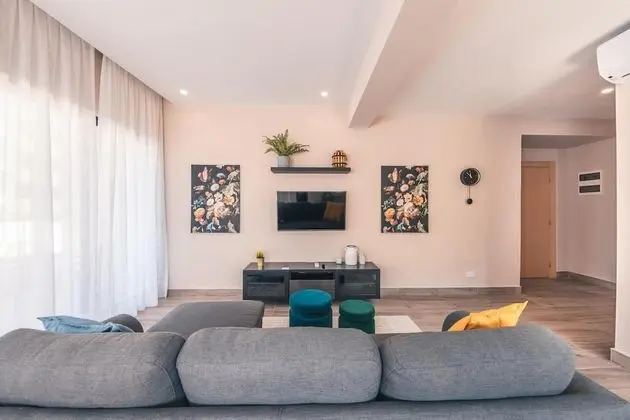 Apartment at Regatta Living - 207 Breakfast Included