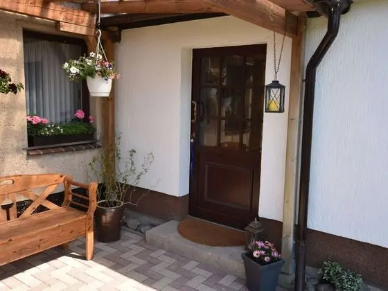Apartment in Robertsdorf With Garden, Terrace, Barbecue - Lobi
