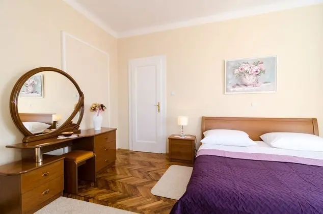 Apartment & Room Ivela