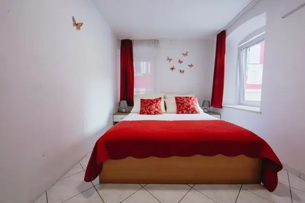 Apartment and Room Old Town