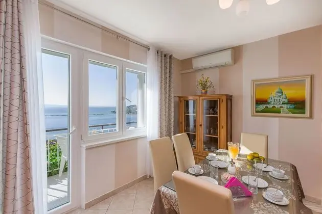 Apartment and Rooms Tatjana - Yerinde Yemek