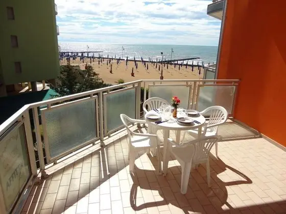 Apartment With Sea View For 5 People