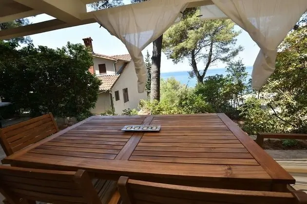 Apartment Seafront Tambaca