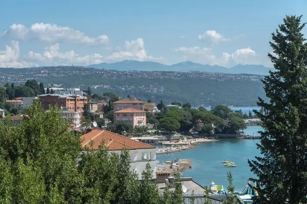 Apartment With Seaview - Genel