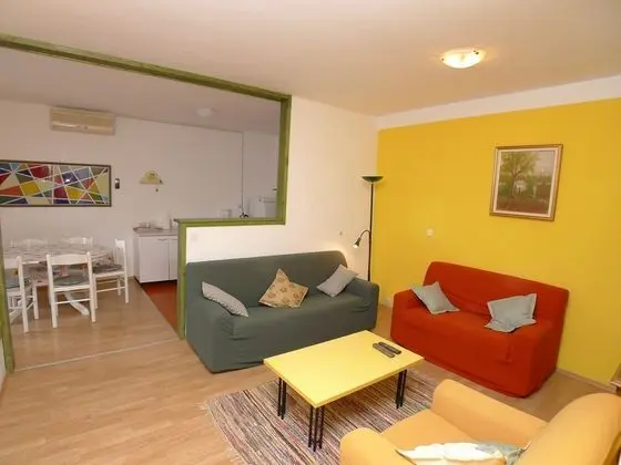 Apartment for six Persons With 3 Bedrooms and Partial sea View - İç Mekan