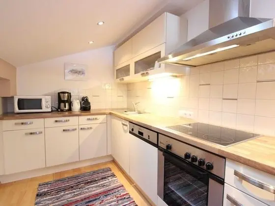 Apartment With Ski Storage, Balcony, Parking, Seating Area - Mutfak