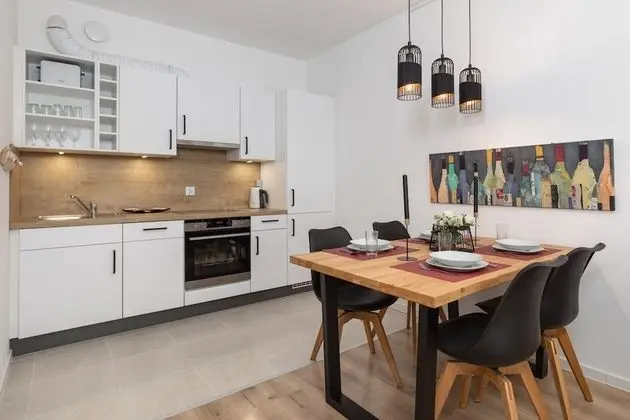 Apartment Spadochroniarzy by Renters - Mutfak