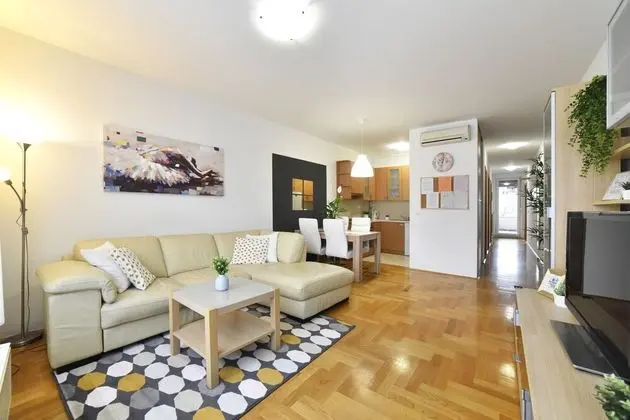 Apartment Stadium - Oda Düzeni