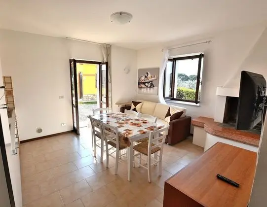 Apartment Sweet Sara