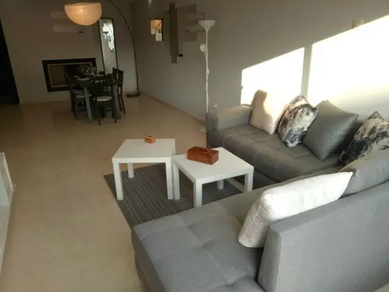 Apartment With Terrace - Oda Düzeni