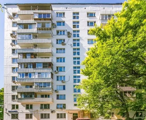 Apartment on Tryokhgorny Val