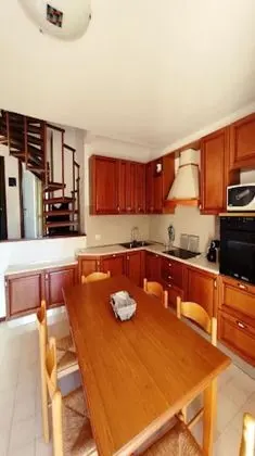 Apartment on two Floors in Residence With Pool - By Beahost Rentals - Mutfak