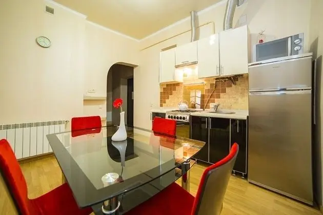 Apartment Virmenska 3