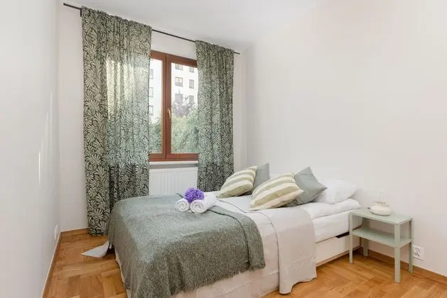 Apartment Warsaw Bobrowiecka by Renters - Öne Çıkan Resim