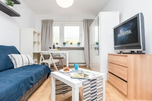 Apartment Warsaw Chmielna 116 by Renters