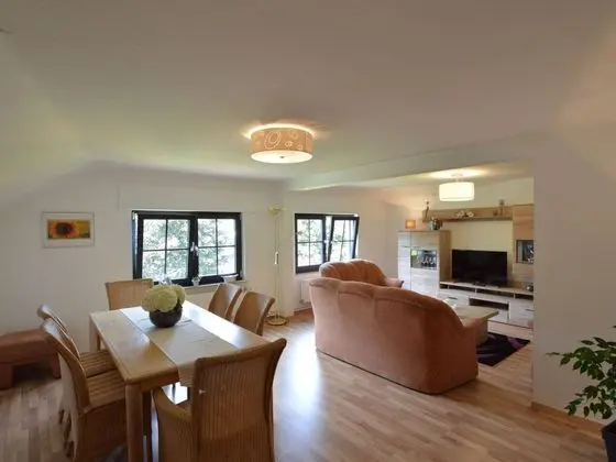 Apartment in Weywertz With Private Garden & Terrace - Yerinde Yemek