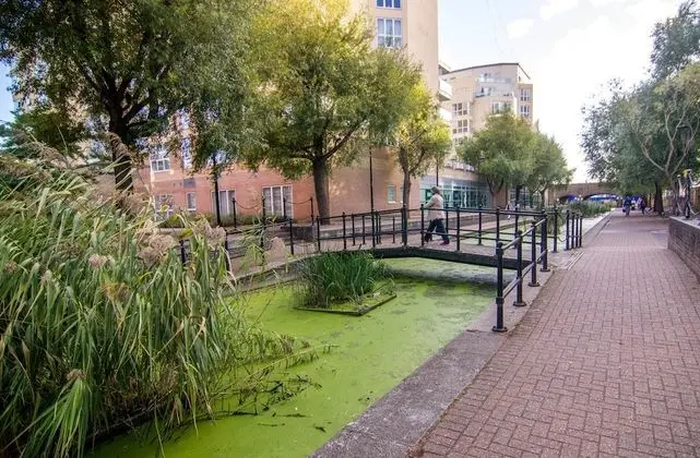 Apartment Wharf – Water Gardens