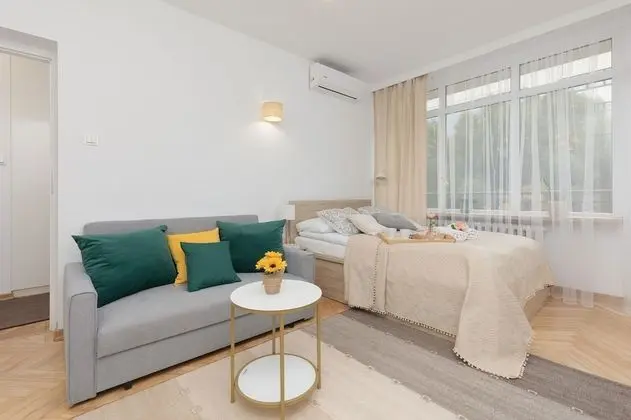 Apartment Wspólna Warsaw by Renters