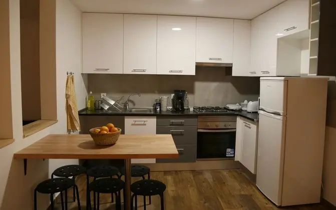 Apartment With Yard in Alfama - Mutfak