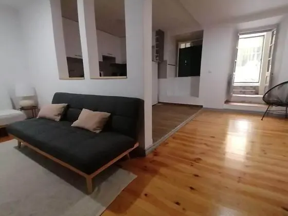Apartment With Yard in Alfama - Oda Düzeni