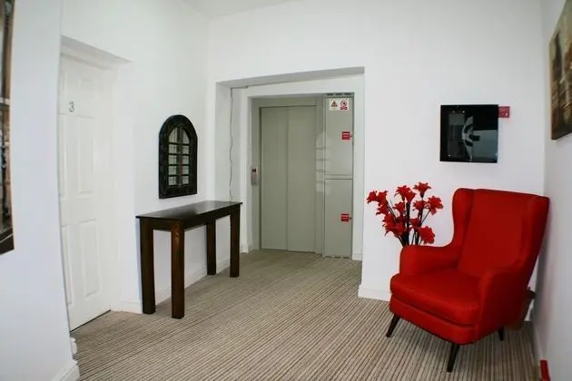 Apartments at 52 - Lobi