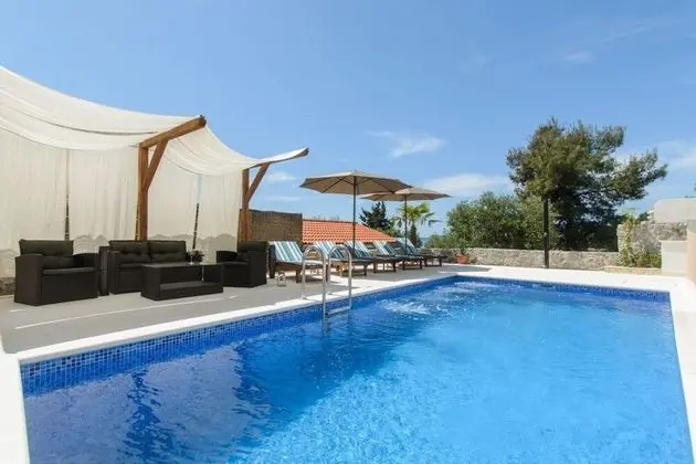 Apartments Villa Aurora 3 - Havuz