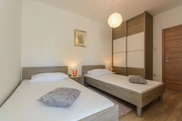 Apartments Villa Aurora 3 - Oda