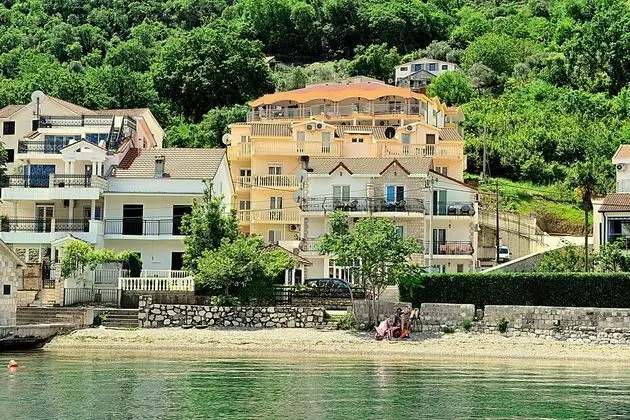 Apartments Becovic Boutique Hotel - Dış Mekan