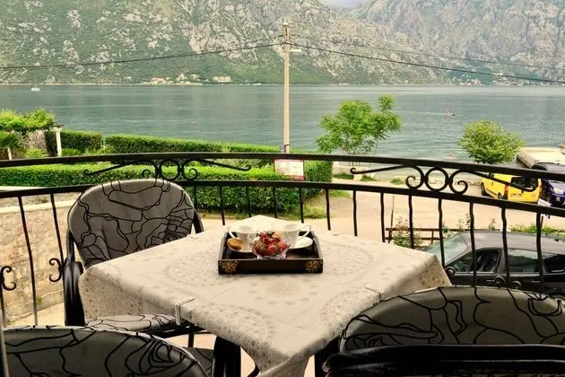 Apartments Becovic Boutique Hotel - Yerinde Yemek