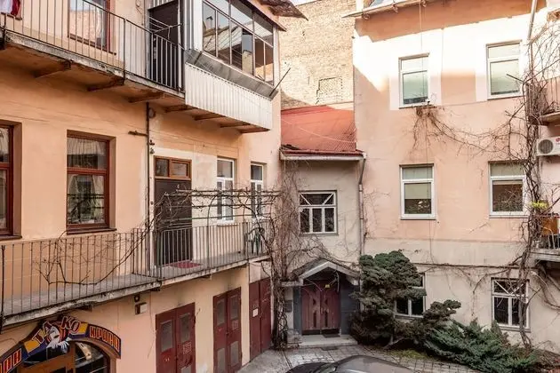Apartments with bedrooms at the center
