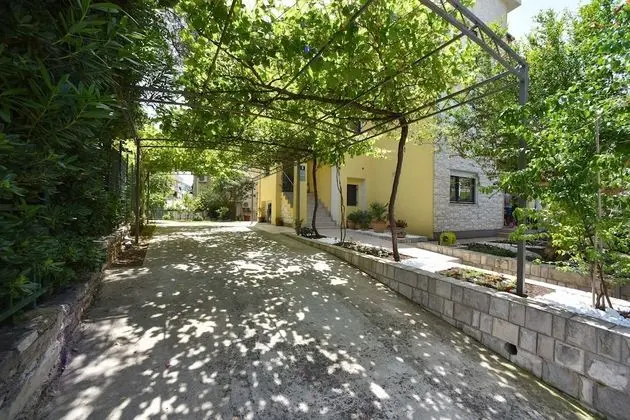 Apartments Calenic - Dış Mekan