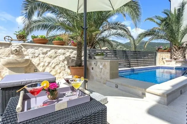 Apartments Capitis in the Centre - Havuz