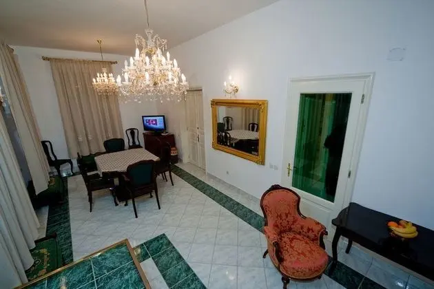 Apartments Villa Castello - Lobi