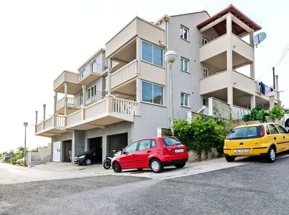 Apartments Villa Dadic