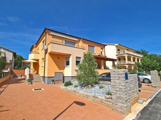 Apartments Dragica 927