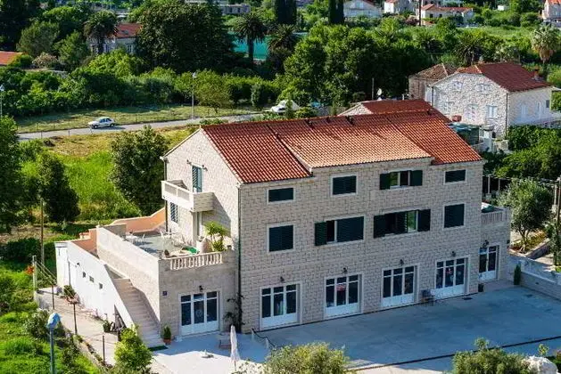 Apartments Dubelj