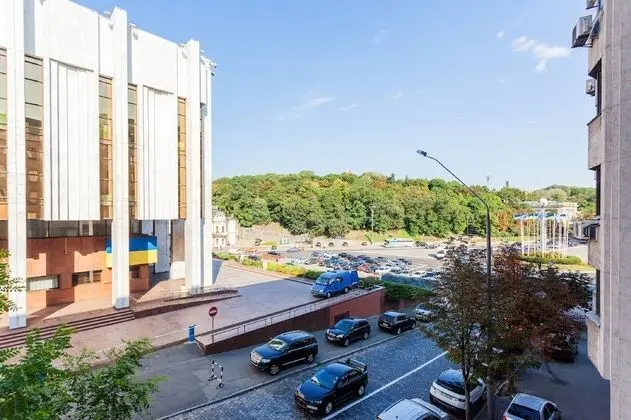 Apartments On European Square - Oda Manzaraları