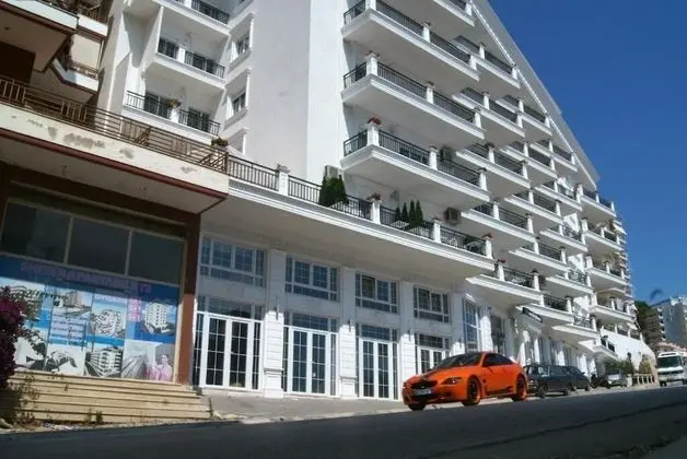 Apartments Flower Residence