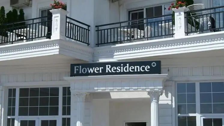 Apartments Flower Residence - Dış Mekan