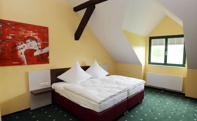 Apartments Golfpark Schlossgut Sickendorf - Oda