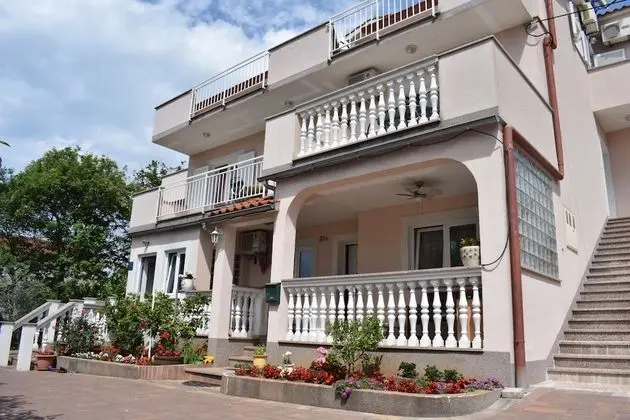 Apartments Green Oasis