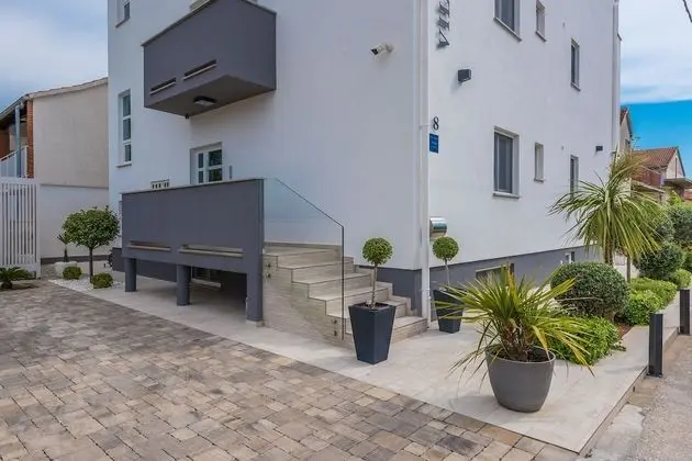 Apartments Villa Karla - Dış Mekan