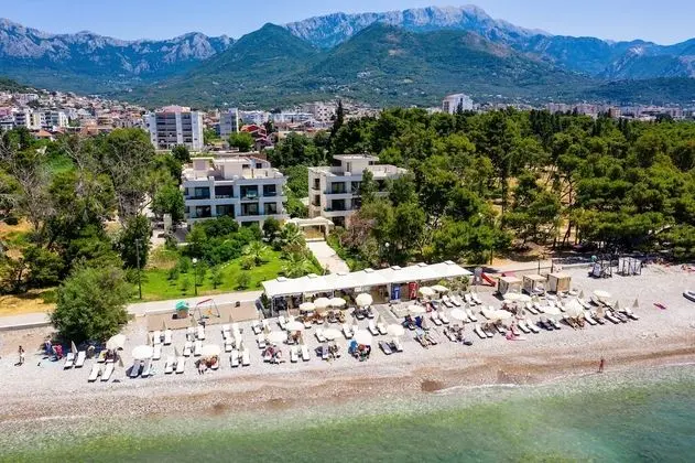 Apartments Kuce Lekovica Beach & Restaurant
