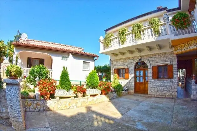 Apartments Lillian 811