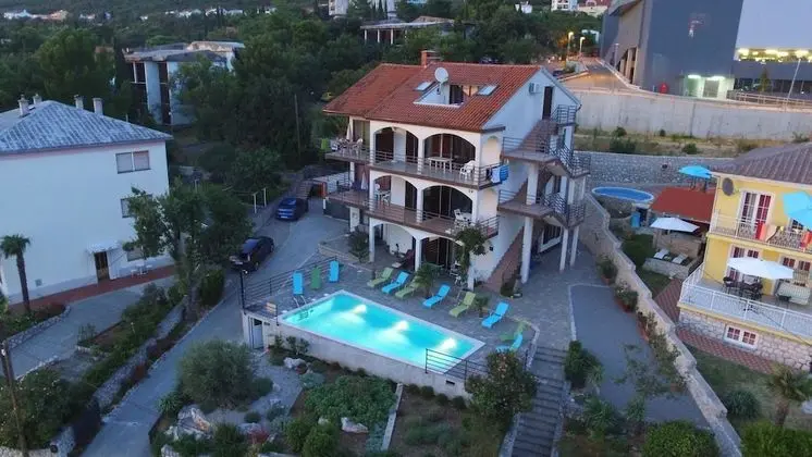 Apartments Lounger Frkovic