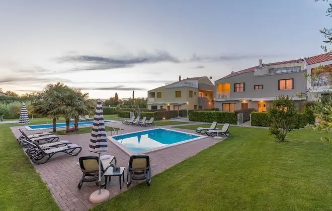 Apartments Maj Residence Premium - Havuz