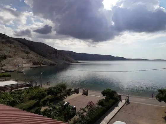 Apartments Metajna X