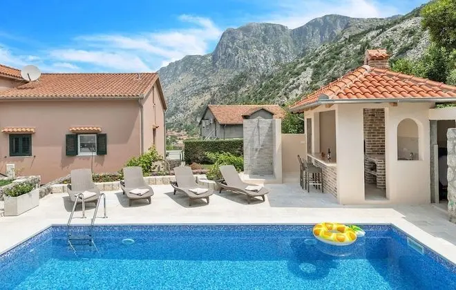 Apartments Mezini 11 - Havuz