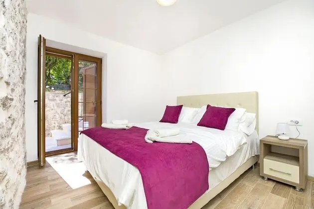 Apartments Mezini 11 - Oda
